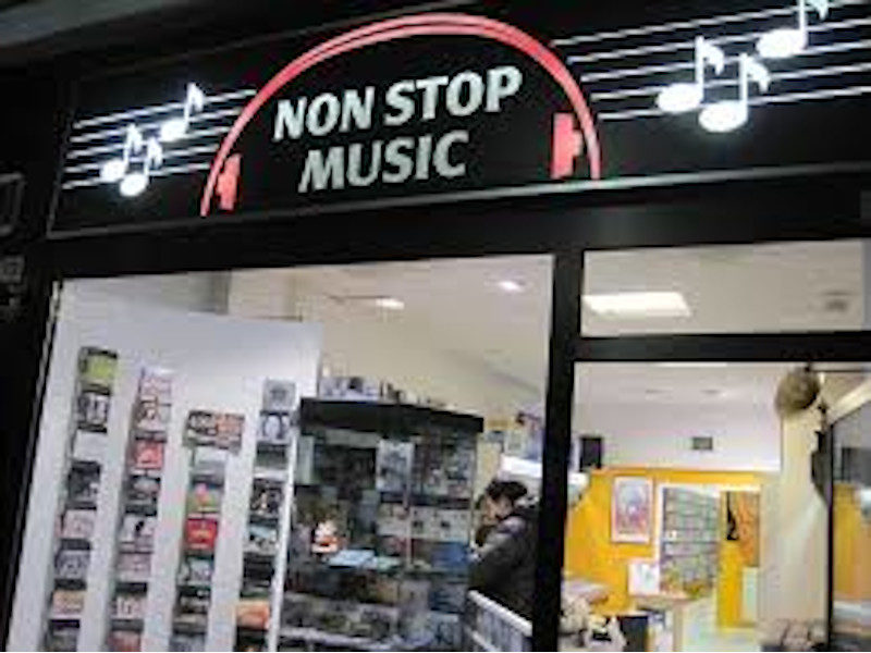 Negozi, musica, Non Stop Music , Merano, (BZ), Trentino Alto Adige, Italia