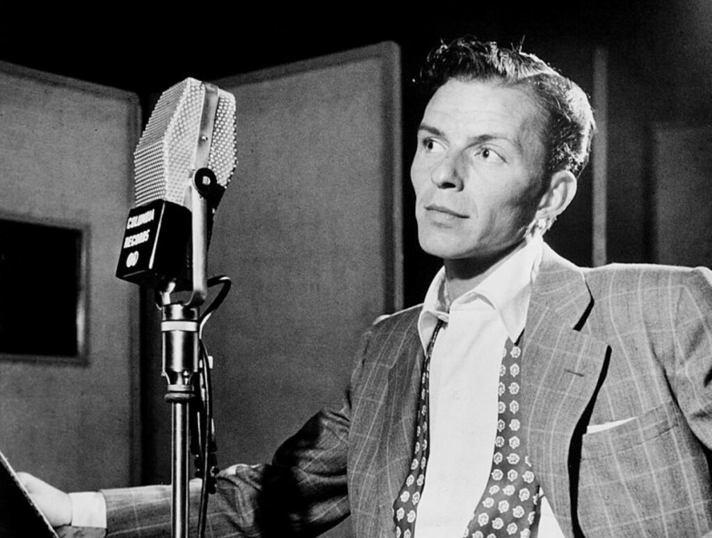 800px-Frank_Sinatra_by_Gottlieb_c1947